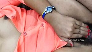 yo, today’s exclusive cute desi girl gets her shaved pussy licked good! 😍