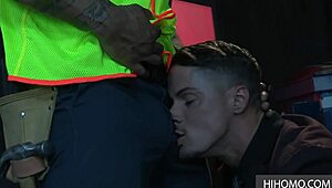 Hé onderdanige gay sloerie, neem deze pik! Skyy Knox en Jason Vario rammen kont
