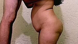 Wow! Daję mężowi najlepszego obciągnięcia, pokazuję cipkę, liże mi dupę, a potem jeżdżę do orgazmu! 😍