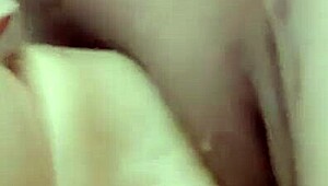 Olgun Türk mature lady slides dildo into wet pussy with perfect ease.