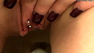 pretty milf mistress with feet and toes