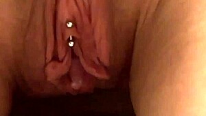 pretty milf mistress with feet and toes