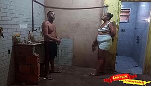 BBW Offers Ass to Bricklayer