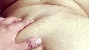 Jebeno vruća Meksikanka u ležajicama dobija tvrd kurac