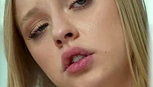 Новата ми съседка накара путката ми да капе като туинки