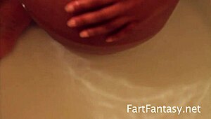 Amber star, why are you making those stinky fart bubbles in the bath?