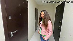 Naša gozdna hoja se je spremenila v jebanje te seksi vodnice