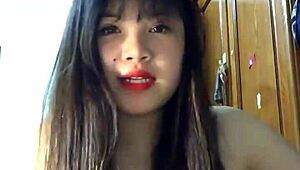 gái chơi bigo hở háng trong buổi livestream