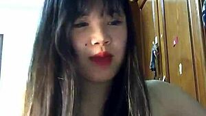 gái chơi bigo hở háng trong buổi livestream