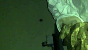 Puta ebony con culo grande deepthroatea verga monstruosa a lo bruto