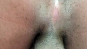 i watchs a gay screaming twink in action