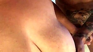 tipper encantado con mi mujer me complace sin saber