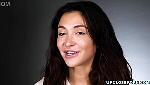 Wow! Jane Wilde runker til ekte fnisende orgasme