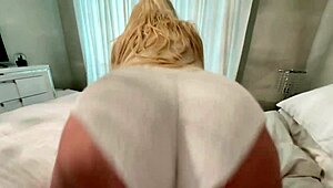 Glamour milf toys her tight wet pussy hard, damn!