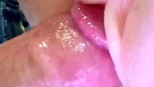 Seks Pagi Panas Dengan Mainan Kuat Close-Up Mentah