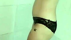 e trang nguyen boldly reveals in bath chat