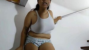 que deliciosa, mi hermanastro’s milk on my big chest looks amazing.