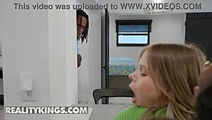 Reality Kings - Coco Lovelock nyter sæd før lesbisk lek med stemor Naomi Foxxx