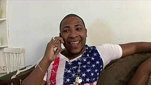 Brunette Brasil WhatsApp ninggalin rumah kasih pantat memek ke dua black kontol besar, minum susu mereka