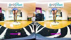 Vr 3d foot girl crushes nylons in high heels!