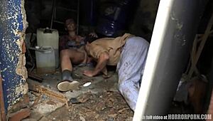 يا إلهي، عائلة هوروربورن المجنونة تتفلت في ألعاب BDSM! 😱