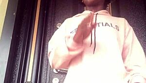 Watch crazy bitch give advice on sexiness in softcore solo video