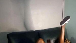 Hood Ebony Milfs Showing Off Big Asses in Texas Streets