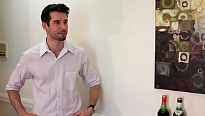 יו, אפשר להתפשט בכלל בקליפ ויראלי פרוע כזה?