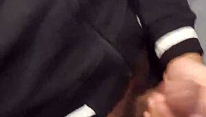 safadeza no banheiro da academia adrenalina a mil com esses machos - full sheer 😏