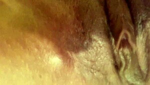 Ebony babe squirts in morning solo