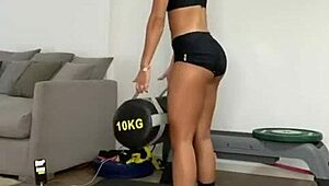 Hey, have you seen Sol Pérez's cameltoe yet?