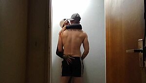 câmeras do prédio flagram amigos se pegando no corredor depois da academia 😏