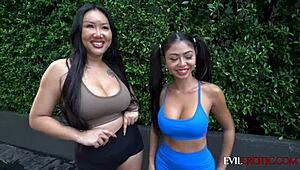 Ей, закачам азиатски мацки на улицата за дива тройка, адски горещо!