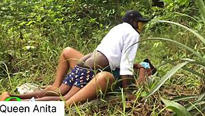 הוא פשוט לקח אותי חזק ביער, בלי לעצור.