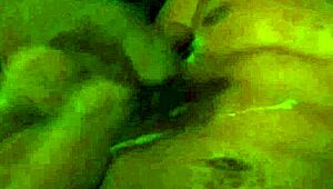 Zwarte dude neemt grote pik in intense anale kontneuking