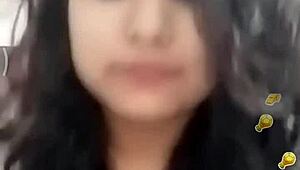 Oh wow, Sona Bhabhi’s nipple show on Bigo Live is unreal! Don’t miss those huge tips!