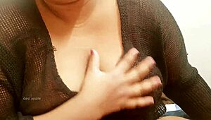 Wow! Pelajar kolej Asia dengan tetek besar jadi seksi