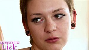 Licențiat să ling, 4some în dormitor cu Bonnie Kinz și Kristen Scott