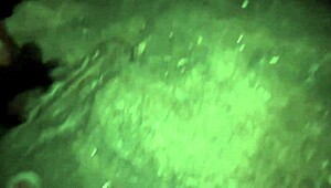 eu e meus amigos comemos a putinha dos peitos no meio da rua com voyeurs batendo punheta