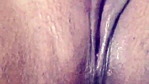 Pretty pussy dripping and squirting in close up with analaysya moore