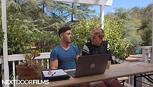 Nextdoorfilms - Врући писац јебе бунтовног твинка муза јако