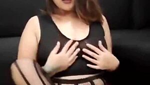 Роговитая филиппинская домохозяйка с жирной жопой гнётся как шлюха в групповухе