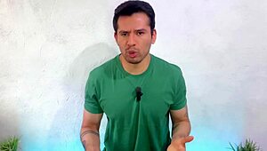 coach maduro musculoso gets drilled by young stud at gym