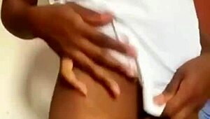 i'm showing off my bubble butt and wet pussy lips in crazy masturbation.