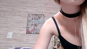 Latina Camgirl Stuffs 5 Huge Anal Balls Up Her Gaping Ass 😲