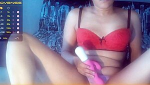 מצלמה נסתרת תופסת את נורה בטיזינג אופס חושפני?