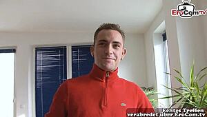 Första mötet för tysk naturliga tuttar grannflicka på casting! Wow!