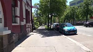 Pau fundo na boca da Alexis Cherry enchendo de porra ao ar livre