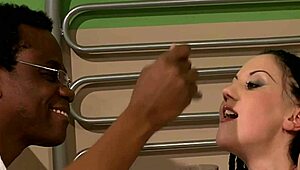 Heb je ooit een 20-jarige Hongaarse hard zien spanken?