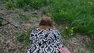 Sexy otostopçuyu becerdim ve bronz göğüslerine boşaldım